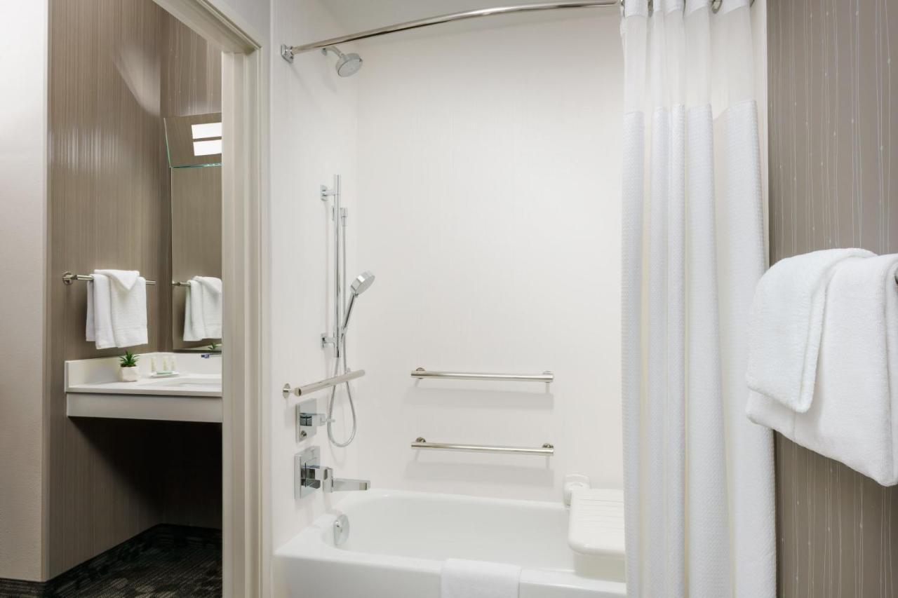 Courtyard By Marriott Dallas Льюисвилл Экстерьер фото