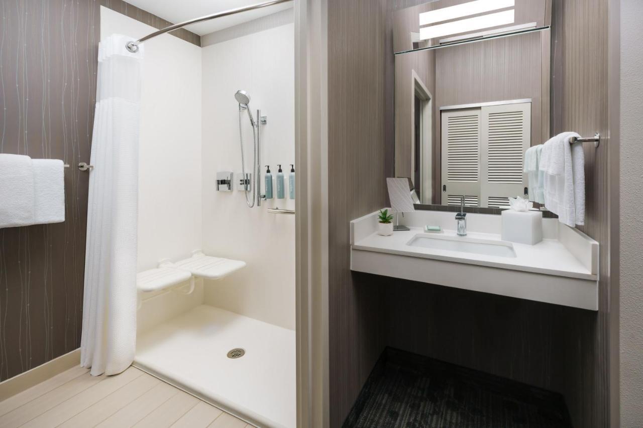 Courtyard By Marriott Dallas Льюисвилл Экстерьер фото