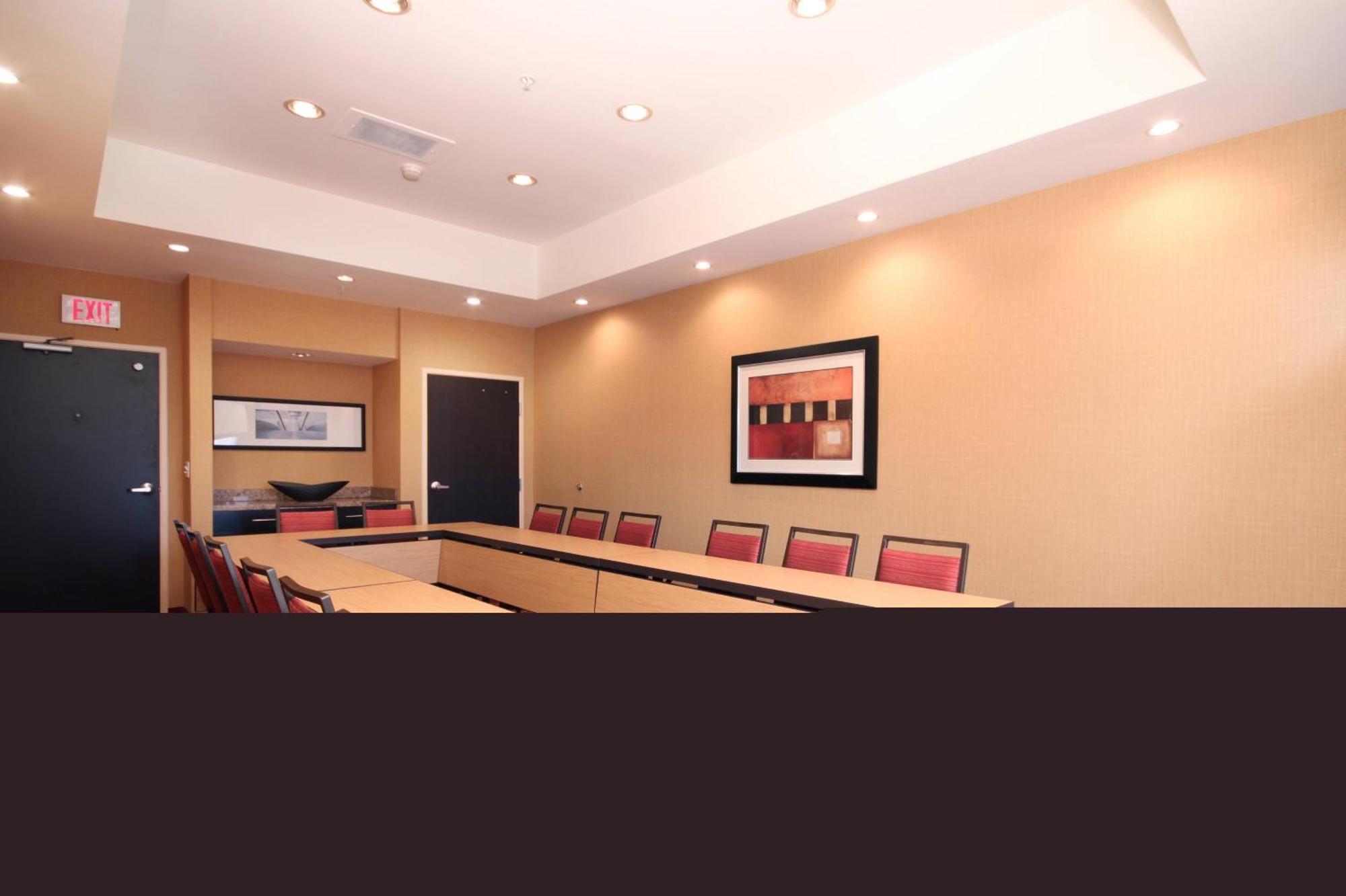 Courtyard By Marriott Dallas Льюисвилл Экстерьер фото