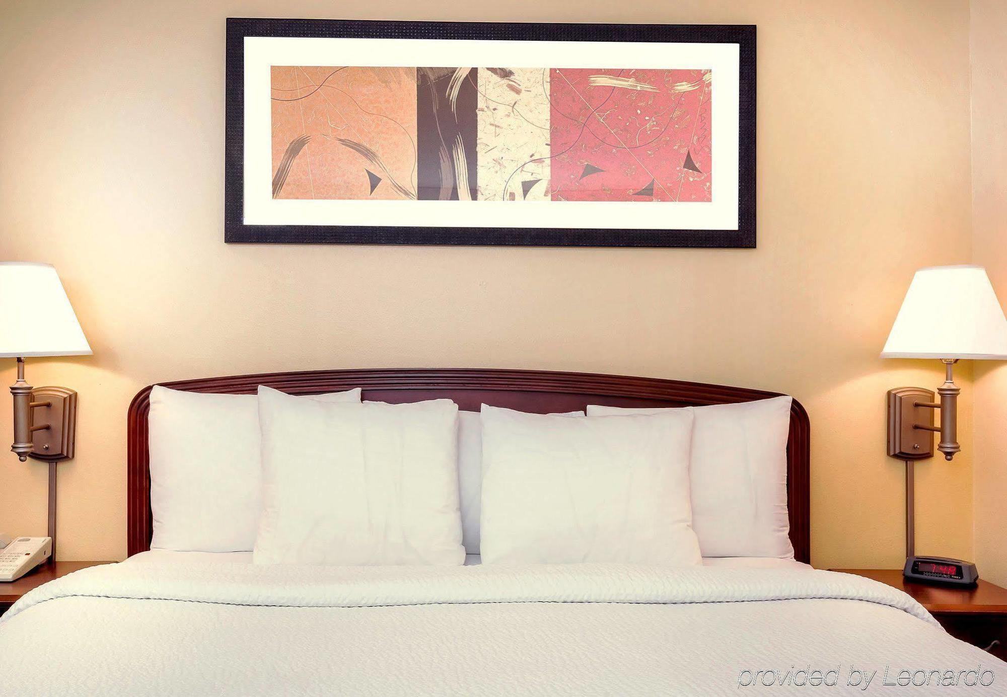 Courtyard By Marriott Dallas Льюисвилл Экстерьер фото
